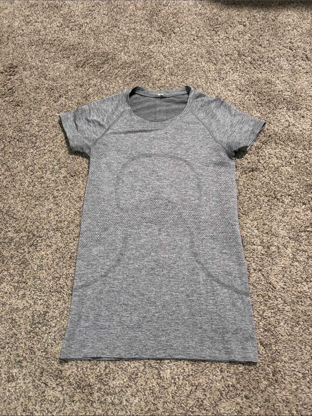 Lululemon Short Sleeve Swiftly Tee size 4